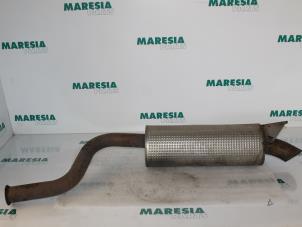 Gebruikte Uitlaat Einddemper Renault Espace (JK) 2.0 dCi 16V 150 FAP Prijs € 40,00 Margeregeling aangeboden door Maresia Parts