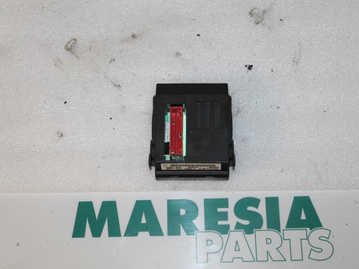 Gebruikte Computer Diversen Renault Vel Satis (BJ) 2.2 dCi 150 16V Prijs € 105,00 Margeregeling aangeboden door Maresia Parts