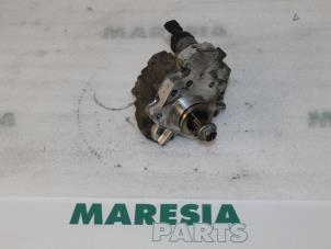 Gebruikte Brandstofpomp Mechanisch Renault Vel Satis (BJ) 2.2 dCi 150 16V Prijs € 65,00 Margeregeling aangeboden door Maresia Parts