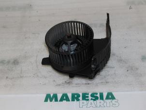 Gebruikte Kachel Ventilatiemotor Renault Scénic II (JM) 1.5 dCi 85 Prijs € 35,00 Margeregeling aangeboden door Maresia Parts
