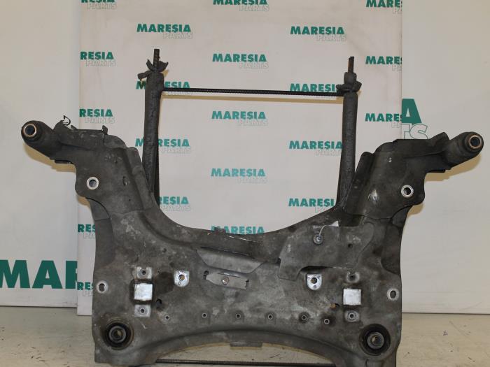 Gebruikte Subframe Renault Megane III Grandtour (KZ) 1.6 16V Prijs € 74,00 Margeregeling aangeboden door Maresia Parts