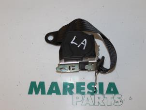 Gebruikte Veiligheidsgordel links-achter Alfa Romeo 159 Sportwagon (939BX) 2.2 JTS 16V Prijs € 50,00 Margeregeling aangeboden door Maresia Parts
