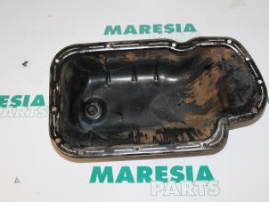 Gebruikte Carterpan Peugeot 206 (2A/C/H/J/S) 1.4 16V Prijs € 25,00 Margeregeling aangeboden door Maresia Parts