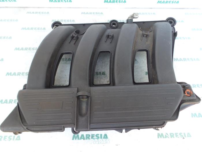 Gebruikte Spruitstuk Inlaat Renault Laguna I (B56) 1.8 16V Prijs € 40,00 Margeregeling aangeboden door Maresia Parts