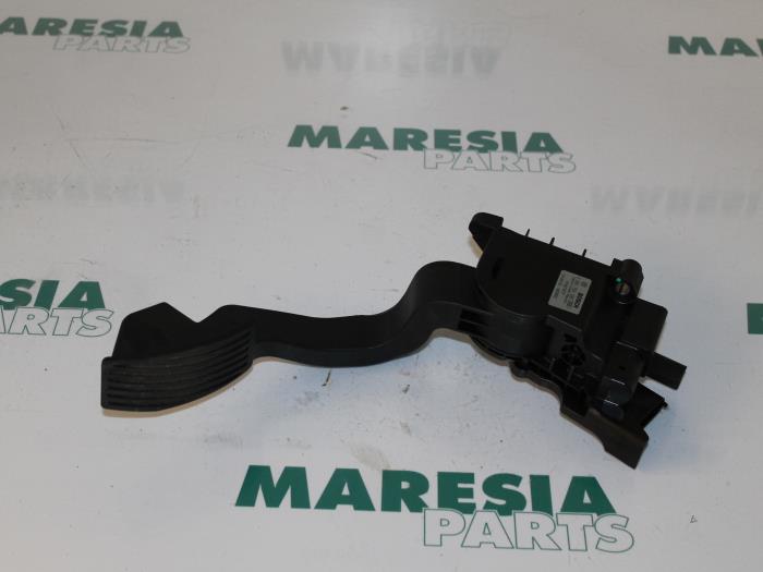 Gebruikte Sensor Gaspedaalpositie Fiat Fiorino (225) 1.3 JTD 16V Multijet Prijs € 48,34 Inclusief btw aangeboden door Maresia Parts