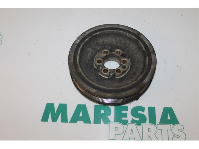 Gebruikte Poelie Krukas Fiat Stilo (192A/B) 2.4 20V Abarth 3-Drs. Prijs € 50,00 Margeregeling aangeboden door Maresia Parts