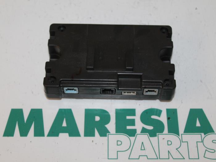Gebruikte Computer Diversen Renault Megane III Grandtour (KZ) 1.5 dCi 90 Prijs € 34,99 Margeregeling aangeboden door Maresia Parts