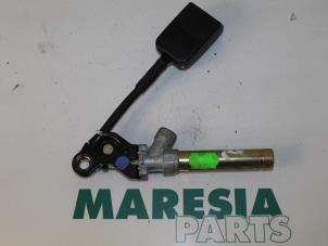 Gebruikte Gordelspanner rechts Peugeot Partner 1.9 D Prijs € 25,00 Margeregeling aangeboden door Maresia Parts