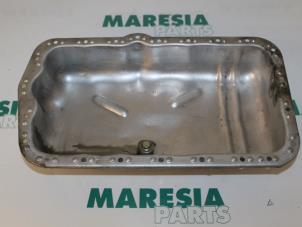 Gebruikte Carterpan Renault Espace (JK) 2.2 dCi 16V Prijs € 25,00 Margeregeling aangeboden door Maresia Parts