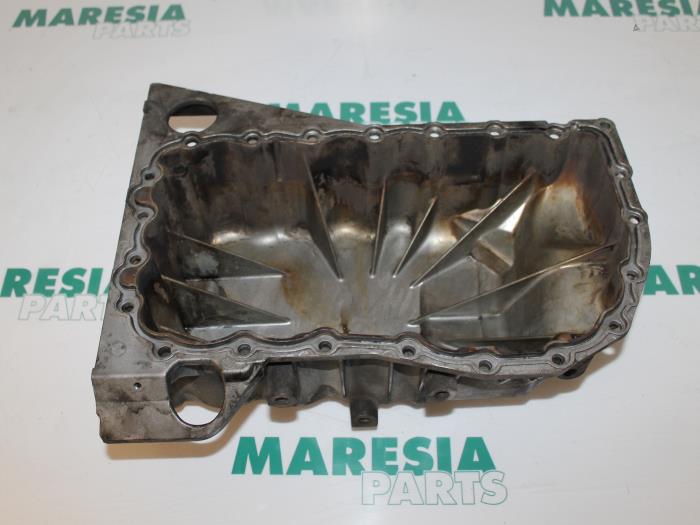 Gebruikte Carterpan Renault Laguna II (BG) 2.0 16V IDE Prijs € 30,00 Margeregeling aangeboden door Maresia Parts