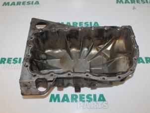 Gebruikte Carterpan Renault Laguna II (BG) 2.0 16V IDE Prijs € 30,00 Margeregeling aangeboden door Maresia Parts