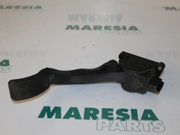 Gebruikte Gaspedaalpositie Sensor Citroen C4 Grand Picasso (UA) 2.0 HDiF 16V 135 Prijs € 65,00 Margeregeling aangeboden door Maresia Parts