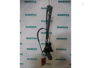 Gebruikte Ruitmechaniek 4Deurs links-achter Lancia Zeta 2.0 Turbo Prijs € 69,00 Margeregeling aangeboden door Maresia Parts