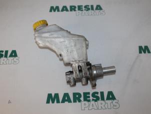 Gebruikte Hoofdremcilinder Fiat Fiorino (225) 1.3 JTD 16V Multijet Prijs € 81,68 Inclusief btw aangeboden door Maresia Parts