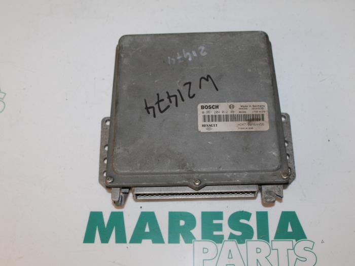 Gebruikte Computer Motormanagement Renault Safrane II 2.5 20V RXE,RXT Prijs € 75,00 Margeregeling aangeboden door Maresia Parts