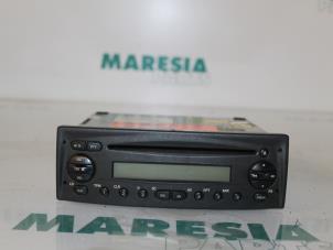 Gebruikte Radio CD Speler Fiat Doblo (223A/119) 1.9 JTD Prijs € 90,75 Inclusief btw aangeboden door Maresia Parts