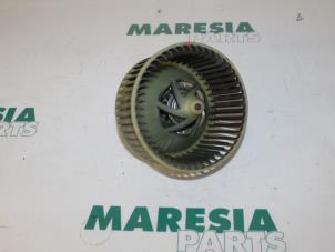 Gebruikte Aanjager Renault Clio II (BB/CB) 1.2 Prijs € 20,00 Margeregeling aangeboden door Maresia Parts