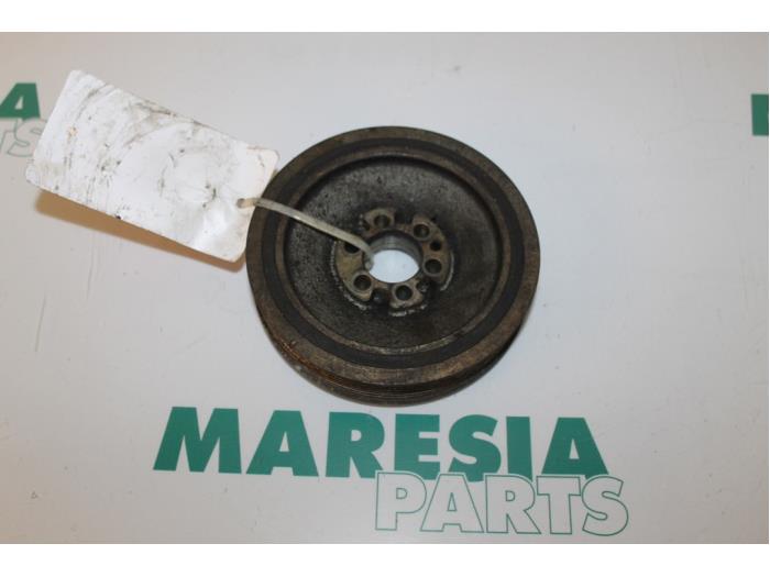 Gebruikte Poelie Krukas Fiat Stilo (192A/B) 2.4 20V Abarth 3-Drs. Prijs € 50,00 Margeregeling aangeboden door Maresia Parts