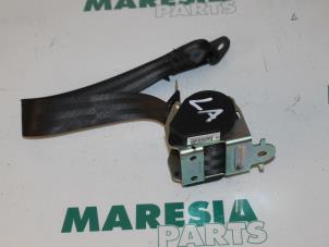 Gebruikte Veiligheidsgordel links-achter Peugeot 407 (6C/J) 2.2 16V Prijs € 75,00 Margeregeling aangeboden door Maresia Parts