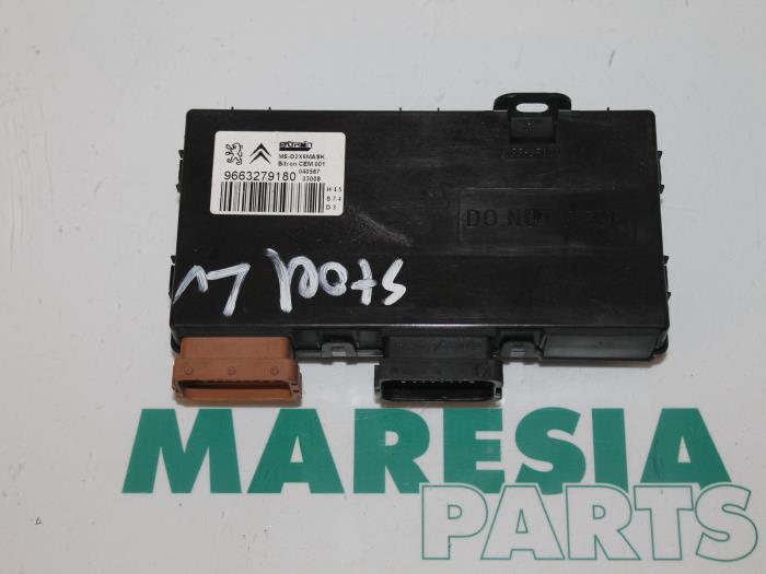 Gebruikte Computer stoel Peugeot 407 (6C/J) 2.2 16V Prijs € 105,00 Margeregeling aangeboden door Maresia Parts
