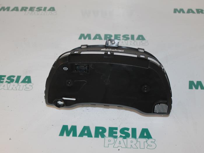 Instrumentenpaneel van een Fiat Punto II (188) 1.2 16V 2001