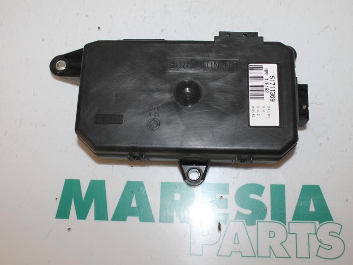 Gebruikte Computer Diversen Fiat Stilo (192A/B) 1.6 16V Prijs € 35,00 Margeregeling aangeboden door Maresia Parts