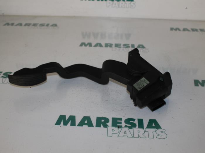 Gebruikte Gaspedaalpositie Sensor Fiat Stilo (192A/B) 1.6 16V Prijs € 25,00 Margeregeling aangeboden door Maresia Parts