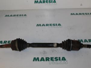 Gebruikte Steekas links-voor Fiat Stilo (192A/B) 1.6 16V Prijs € 35,00 Margeregeling aangeboden door Maresia Parts