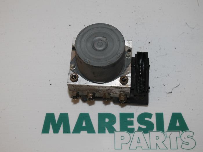 Gebruikte ABS Pomp Renault Megane II (LM) 1.6 16V Prijs € 49,99 Margeregeling aangeboden door Maresia Parts