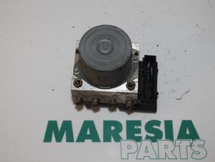 Gebruikte ABS Pomp Renault Megane II (LM) 1.6 16V Prijs € 49,99 Margeregeling aangeboden door Maresia Parts
