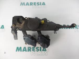 Gebruikte Distributiedeksel Renault Trafic New (FL) 2.0 dCi 16V 90 Prijs € 36,30 Inclusief btw aangeboden door Maresia Parts