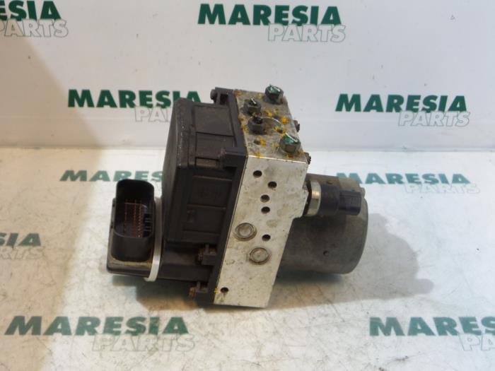 Gebruikte ABS Pomp Citroen C8 (EA/EB) 2.2 HDi 16V Prijs € 210,00 Margeregeling aangeboden door Maresia Parts