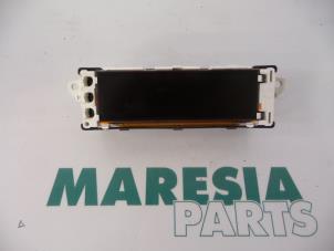 Gebruikte Display Interieur Peugeot Partner (GC/GF/GG/GJ/GK) 1.6 HDI 75 16V Prijs € 30,00 Margeregeling aangeboden door Maresia Parts