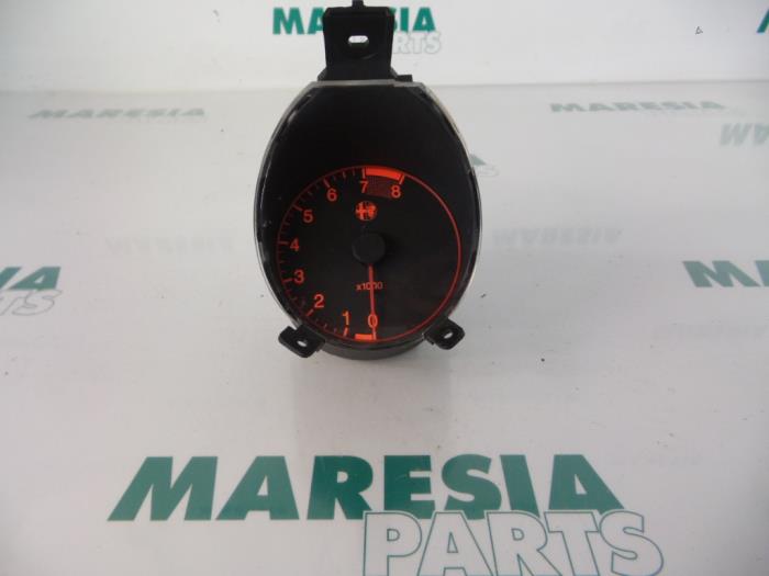 Gebruikte Display Interieur Alfa Romeo 156 Sportwagon (932) 2.0 Twin Spark 16V Prijs € 30,00 Margeregeling aangeboden door Maresia Parts