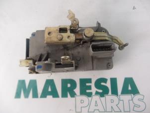 Gebruikte Deurslot Mechaniek 4Deurs rechts-voor Peugeot 807 2.0 16V Prijs € 35,00 Margeregeling aangeboden door Maresia Parts