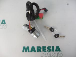 Gebruikte Sleutel + Contactslot Peugeot 807 2.0 16V Prijs € 85,00 Margeregeling aangeboden door Maresia Parts