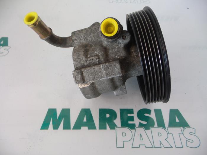 Gebruikte Servopomp Renault Laguna II Grandtour (KG) 1.6 16V Prijs € 60,00 Margeregeling aangeboden door Maresia Parts