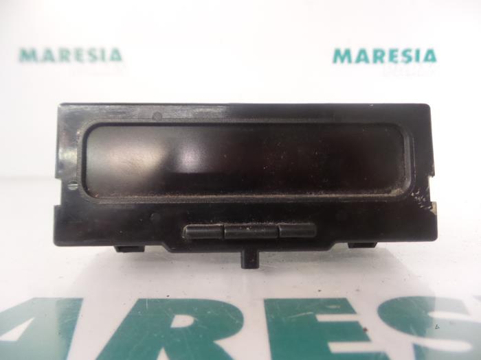 Gebruikte Display Interieur Renault Megane II Grandtour (KM) 1.9 dCi 120 Prijs € 20,00 Margeregeling aangeboden door Maresia Parts