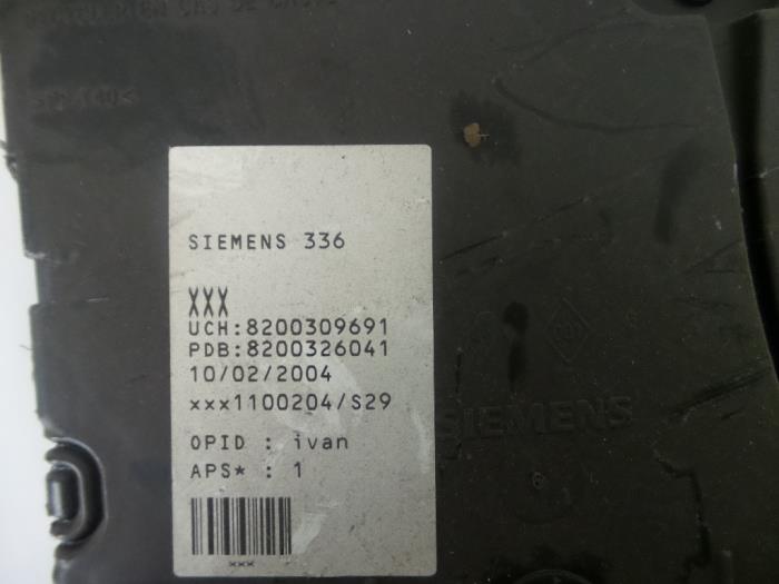 Computer Motormanagement van een Renault Megane II Grandtour (KM) 1.9 dCi 120 2004