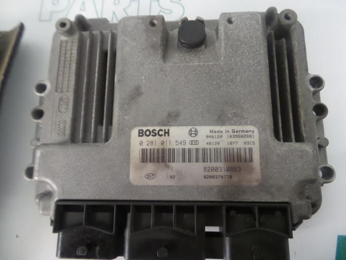 Computer Motormanagement van een Renault Megane II Grandtour (KM) 1.9 dCi 120 2004