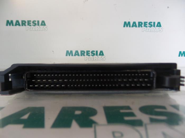 Computer Automatische Bak van een Citroën C5 I Break (DE) 2.2 HDi 16V FAP 2003