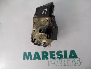 Gebruikte Deurslot Mechaniek 4Deurs links-voor Citroen C5 I Break (DE) 2.2 HDi 16V FAP Prijs € 25,00 Margeregeling aangeboden door Maresia Parts