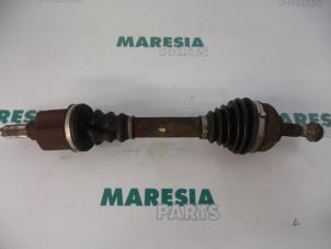 Gebruikte Aandrijfas links-voor Citroen C5 I Break (DE) 2.2 HDi 16V FAP Prijs € 105,00 Margeregeling aangeboden door Maresia Parts
