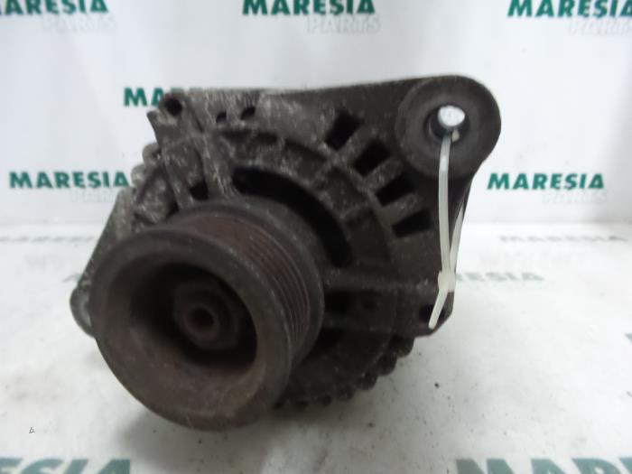 Gebruikte Dynamo Alfa Romeo 156 (932) 2.0 Twin Spark 16V Prijs € 40,00 Margeregeling aangeboden door Maresia Parts