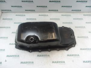 Gebruikte Carterpan Fiat Grande Punto (199) 1.3 JTD Multijet 16V Prijs € 25,00 Margeregeling aangeboden door Maresia Parts