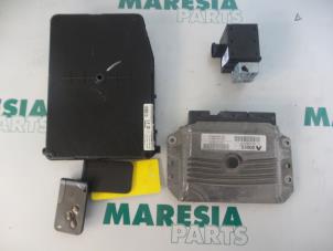 Gebruikte Computer Motormanagement Renault Grand Scénic II (JM) 2.0 16V Prijs € 324,99 Margeregeling aangeboden door Maresia Parts