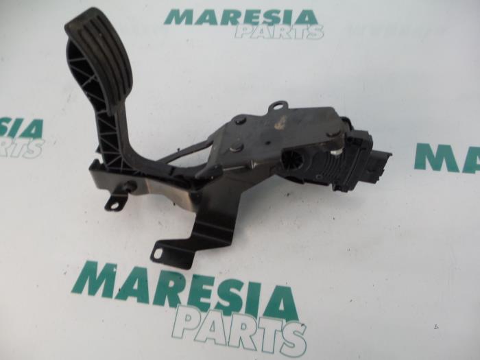 Gebruikte Gaspedaalpositie Sensor Fiat Scudo (270) 2.0 D Multijet Prijs € 36,30 Inclusief btw aangeboden door Maresia Parts