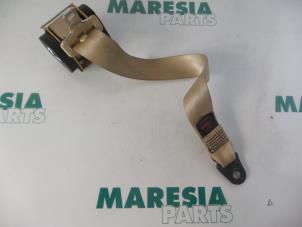Gebruikte Veiligheidsgordel rechts-achter Peugeot 607 (9D/U) 2.2 16V Prijs € 50,00 Margeregeling aangeboden door Maresia Parts