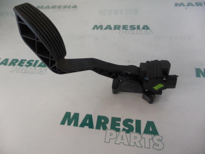 Gebruikte Gaspedaalpositie Sensor Fiat Punto II (188) 1.2 16V Prijs € 20,00 Margeregeling aangeboden door Maresia Parts