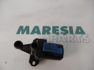 Gebruikte Waterpomp Peugeot 407 (6D) 2.0 HDiF 16V Prijs € 35,00 Margeregeling aangeboden door Maresia Parts
